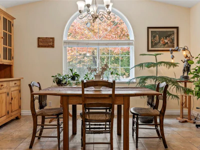 1357 Meadowood Way - 4