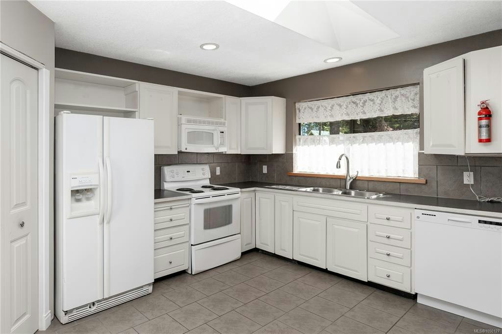 9498 Doyle Road, Black Creek, BC, V9J 1E7 - 12