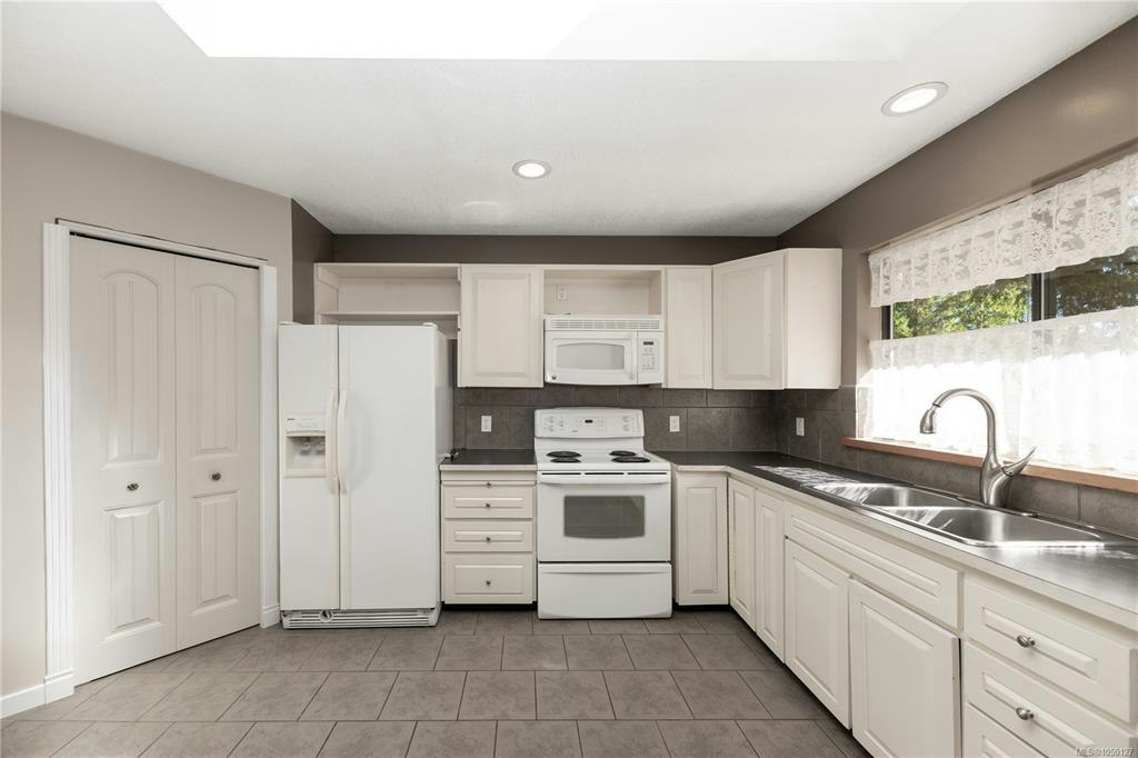 9498 Doyle Road, Black Creek, BC, V9J 1E7 - 14