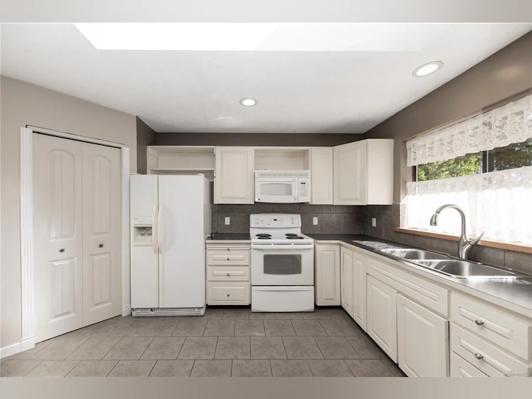 9498 Doyle Road, Black Creek, BC, V9J 1E7 - 14