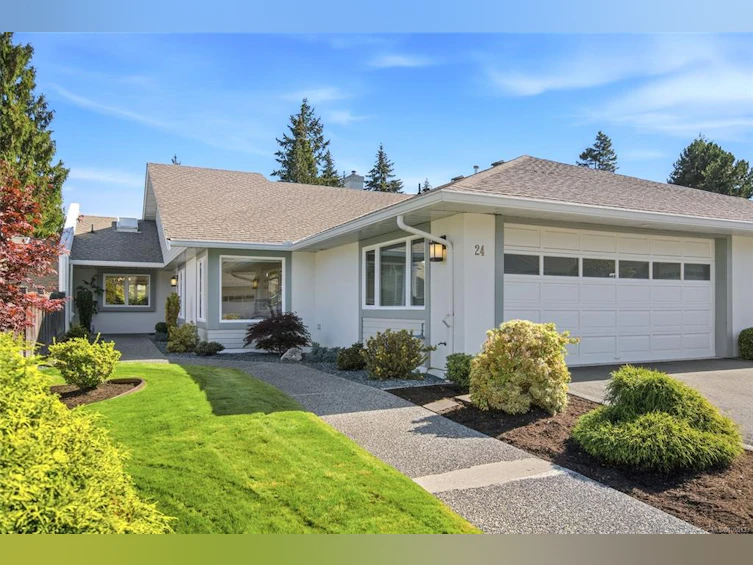 24-639 Arbutus Street, Qualicum Beach, BC, V9K 1P4