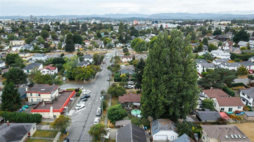 2547 Empire Street, Victoria, BC, V8T 3M5 - 4