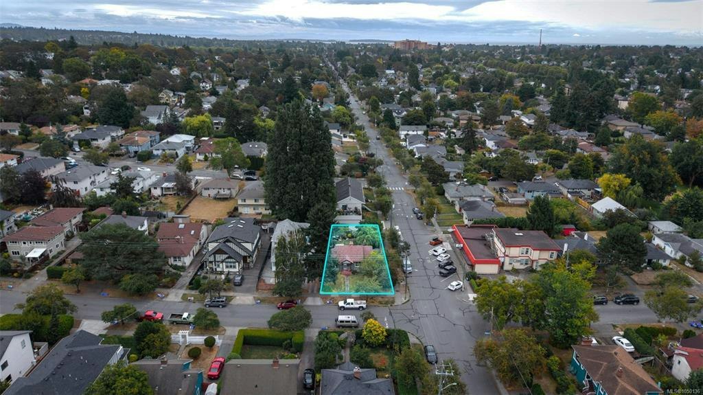 2547 Empire Street, Victoria, BC, V8T 3M5 - 3