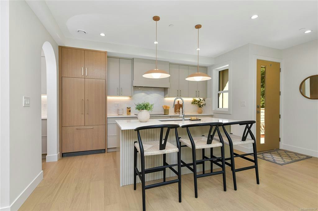 2-4430 Shore Way - 4