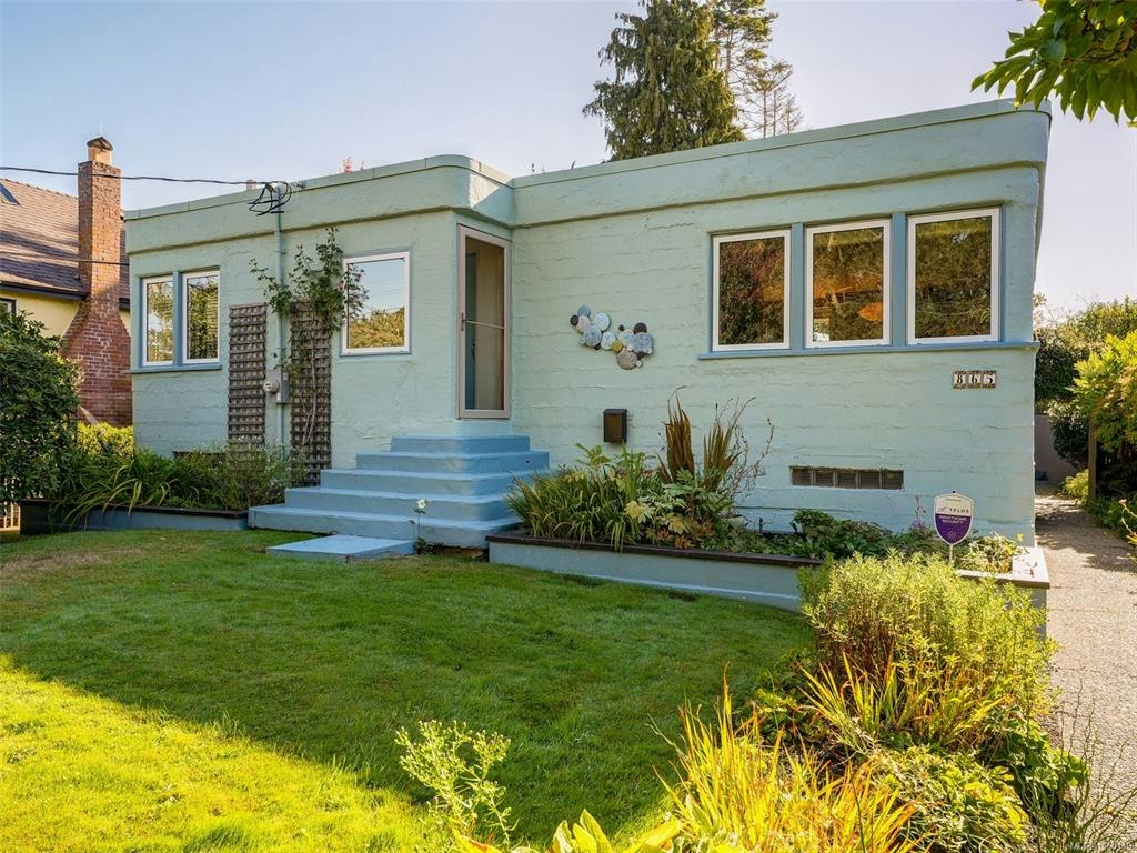 865 Bank Street, Victoria, BC, V8S 4A8