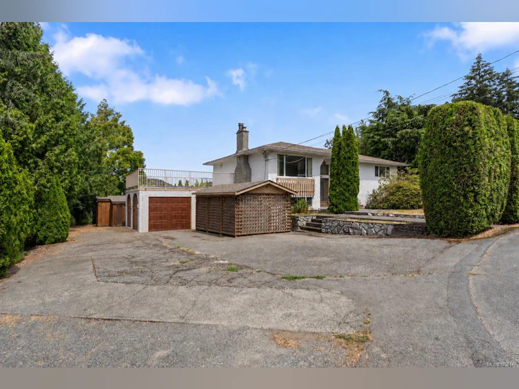 3931 Braefoot Place, Saanich, BC, V8P 2S2 - 3
