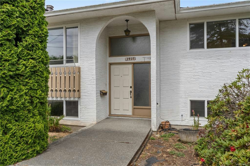 3931 Braefoot Place, Saanich, BC, V8P 2S2 - 2