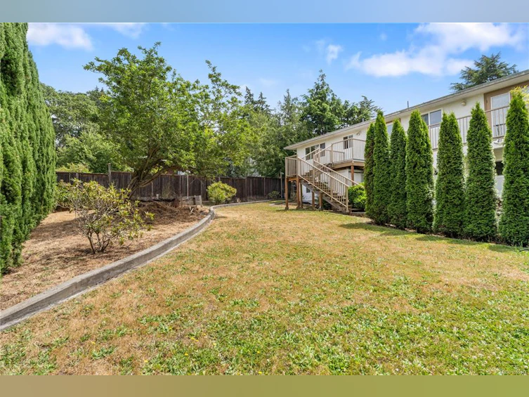 3931 Braefoot Place, Saanich, BC, V8P 2S2 - 45