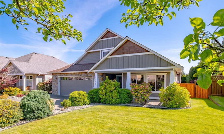 1153 Roberton Boulevard