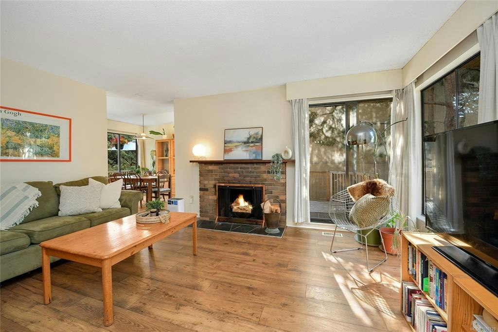 4039 Daffodil Place, Saanich, BC, V8Z 6G1