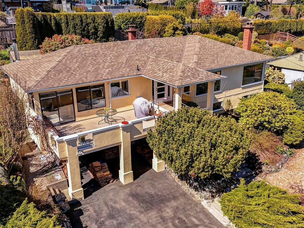 916 Claremont Avenue, Saanich, BC, V8Y 1K3