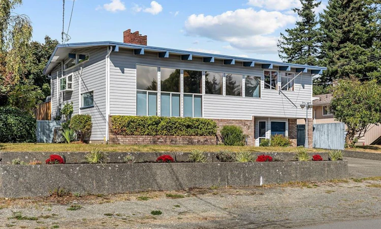 376 Mccarthy Street