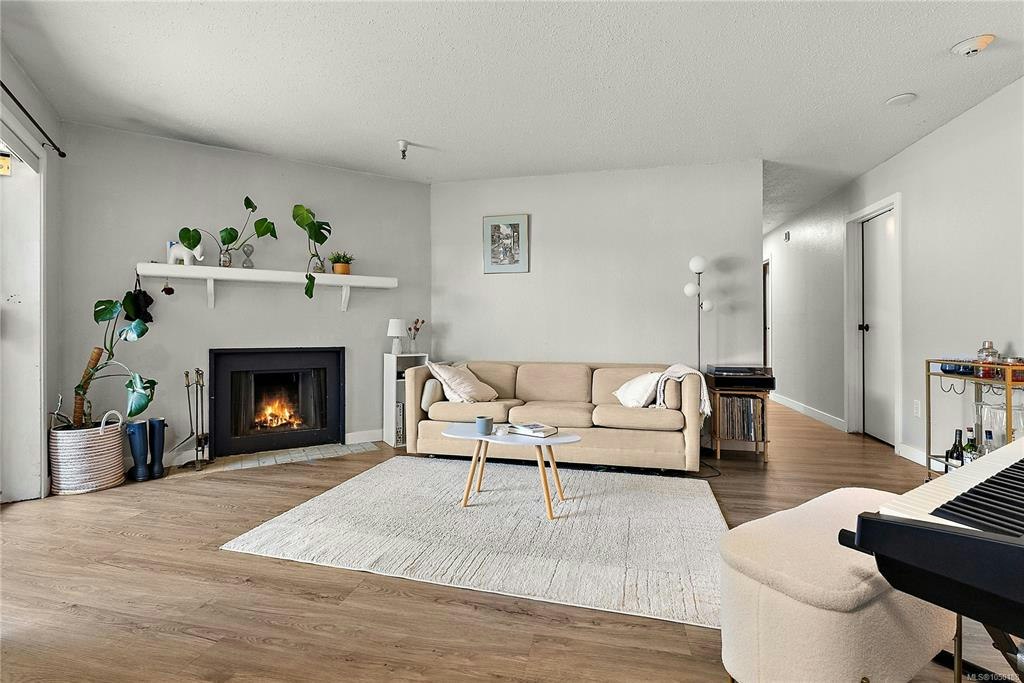 106-71 W Gorge Road, Saanich, BC, V9A 1L9