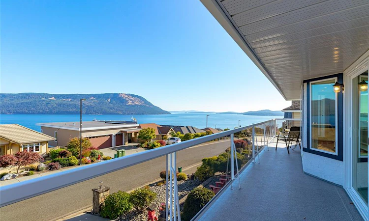 548 Marine View