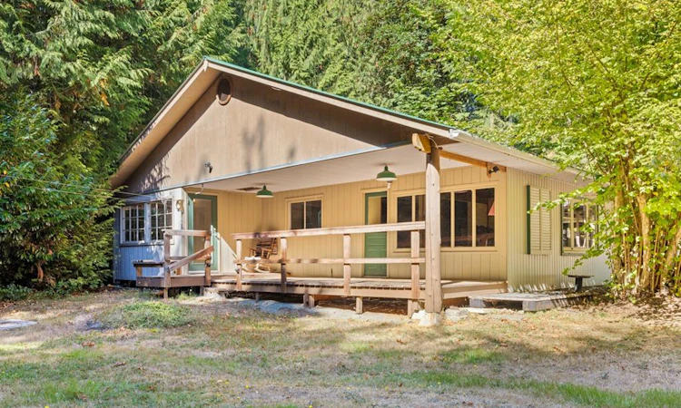 3175 Plumtree Road