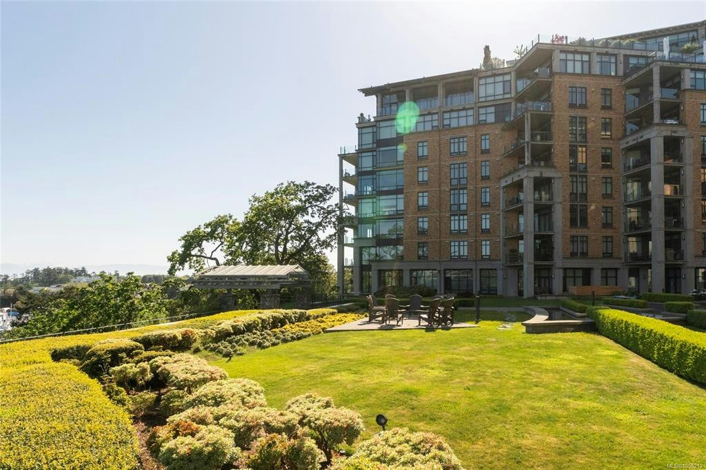 106-847 Dunsmuir Road, Esquimalt, BC, V9A 0A5 - 21