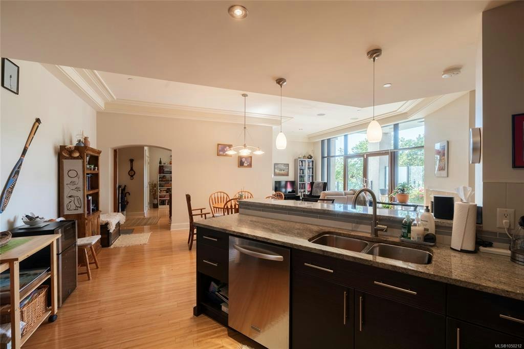 106-847 Dunsmuir Road, Esquimalt, BC, V9A 0A5 - 14