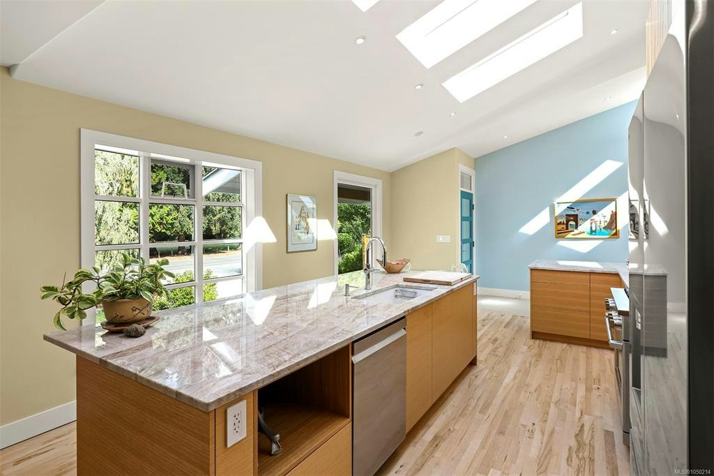 164 E Crescent Road, Qualicum Beach, BC, V9K 1L6 - 30