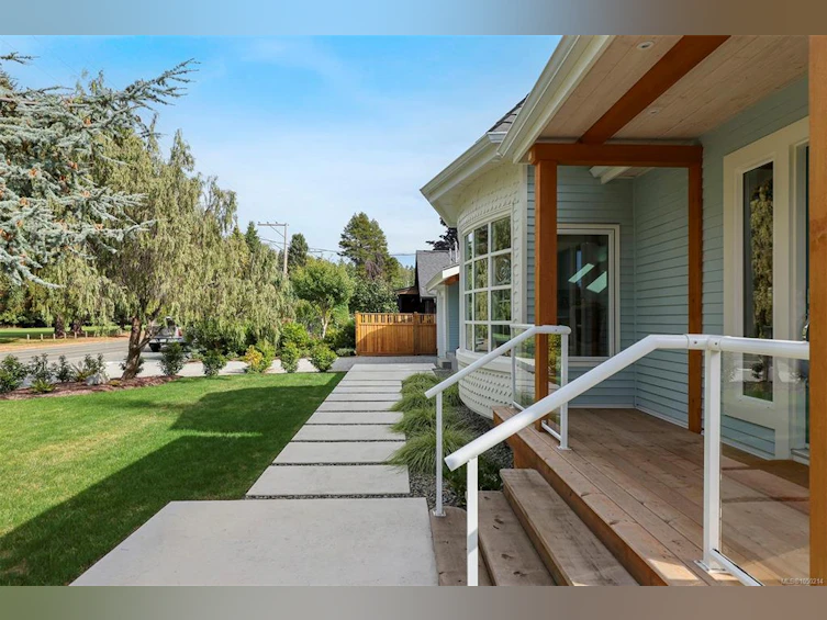 164 E Crescent Road, Qualicum Beach, BC, V9K 1L6 - 21