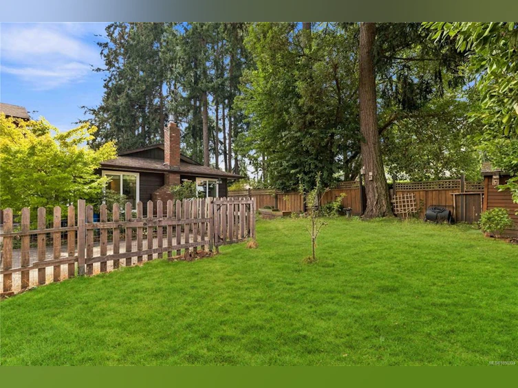 B-2319 Sooke Road, Colwood, BC, V9B 1X6 - 23
