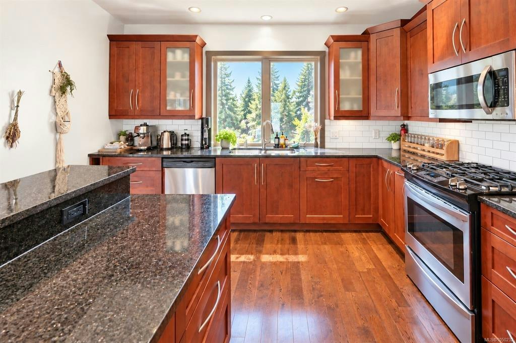 850 Lorne White Place, Ucluelet, BC, V0R 3A0 - 8