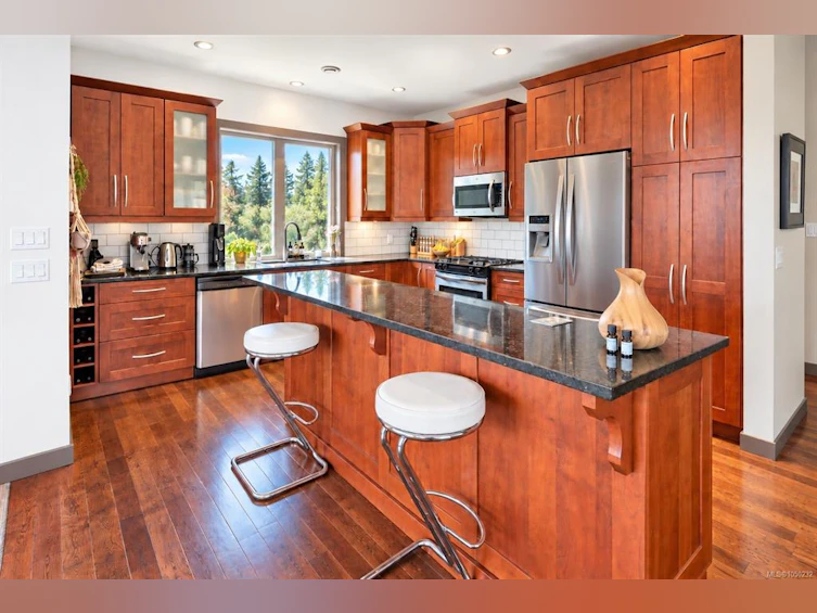 850 Lorne White Place, Ucluelet, BC, V0R 3A0 - 6