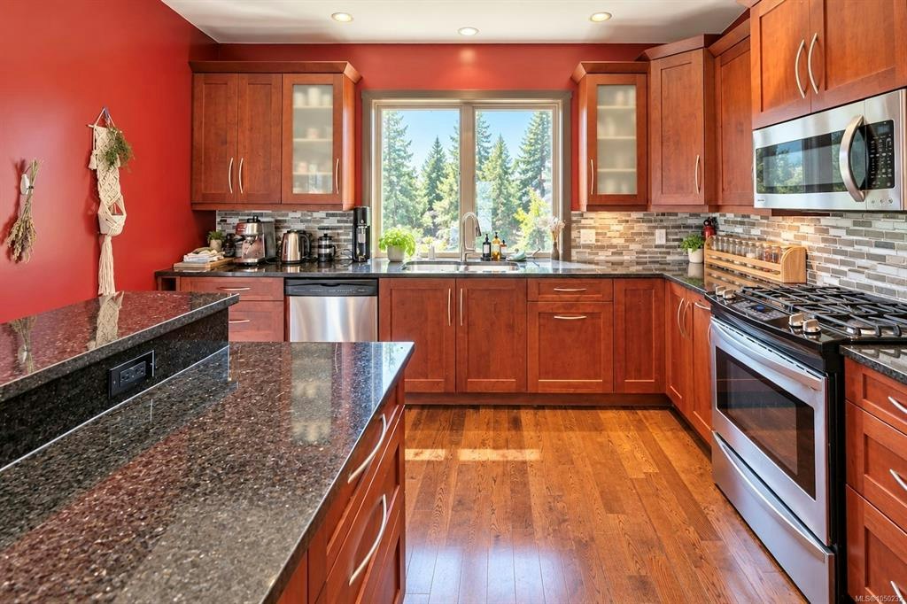 850 Lorne White Place, Ucluelet, BC, V0R 3A0 - 7