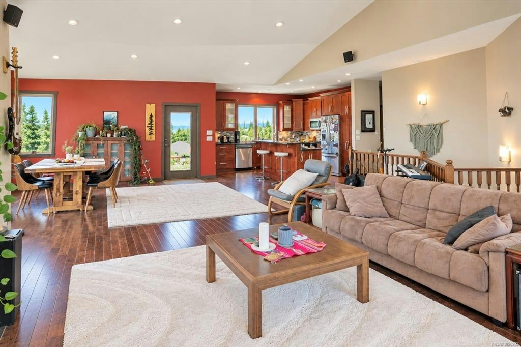 850 Lorne White Place, Ucluelet, BC, V0R 3A0 - 14