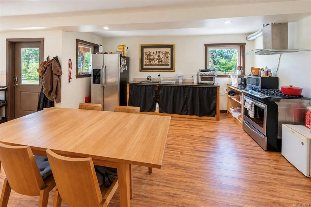 850 Lorne White Place, Ucluelet, BC, V0R 3A0 - 31