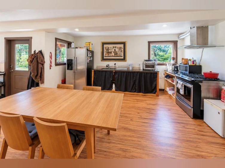 850 Lorne White Place, Ucluelet, BC, V0R 3A0 - 31