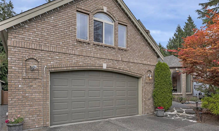 901 Savary Drive