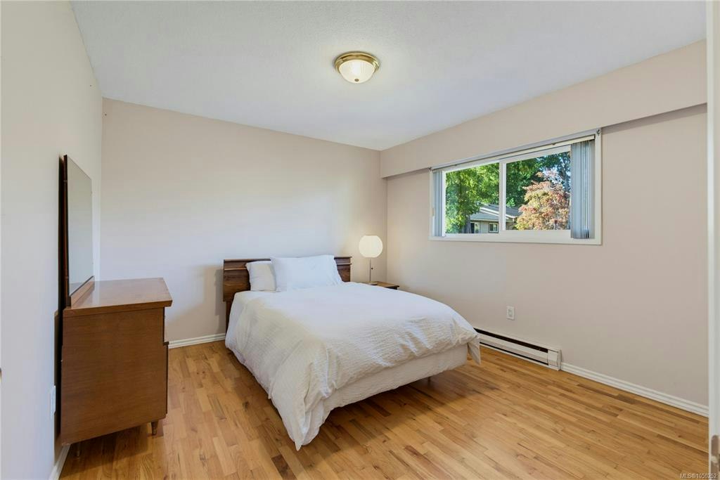 1714 Ashdale Place, Saanich, BC, V8N 1N9 - 10
