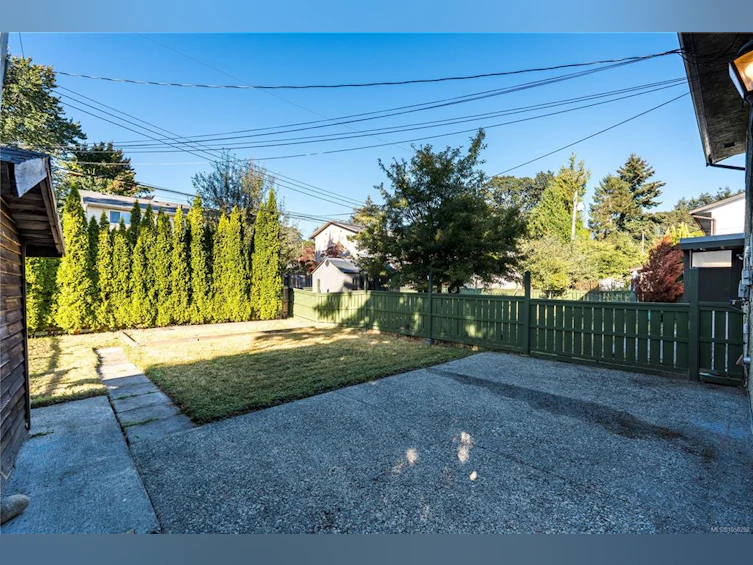 1714 Ashdale Place, Saanich, BC, V8N 1N9 - 17