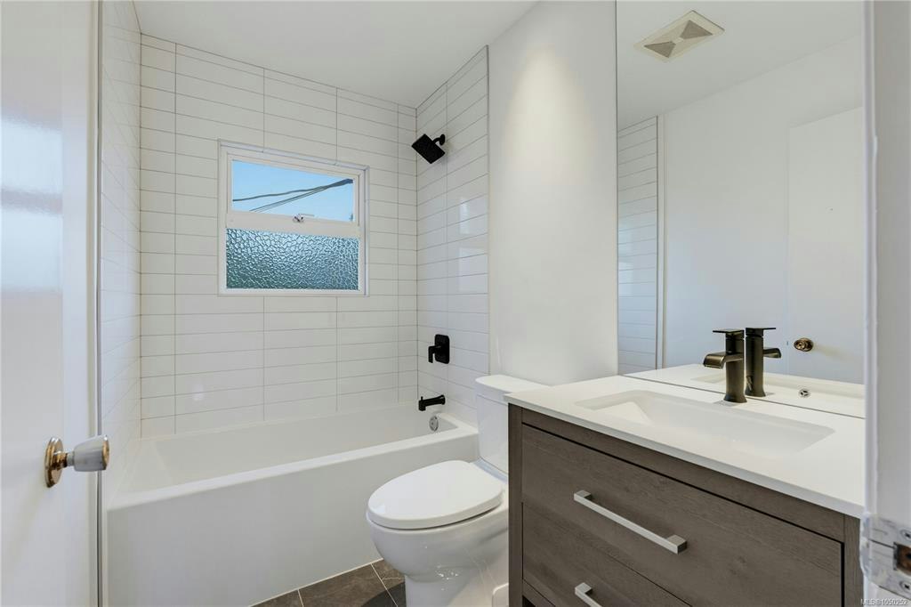 1714 Ashdale Place, Saanich, BC, V8N 1N9 - 14