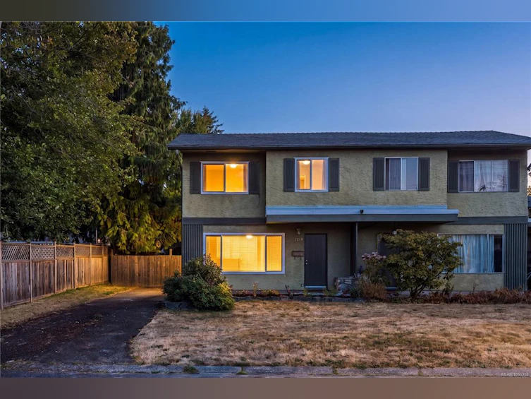 1714 Ashdale Place, Saanich, BC, V8N 1N9 - 2