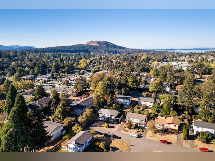 1714 Ashdale Place, Saanich, BC, V8N 1N9 - 20