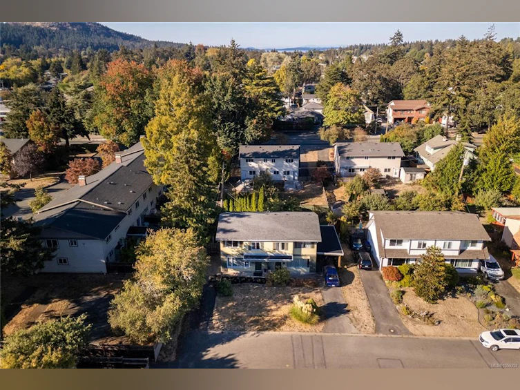 1714 Ashdale Place, Saanich, BC, V8N 1N9 - 21