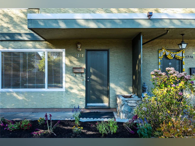 1714 Ashdale Place, Saanich, BC, V8N 1N9 - 16