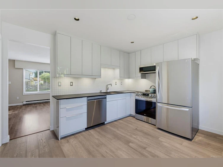 1714 Ashdale Place, Saanich, BC, V8N 1N9 - 4