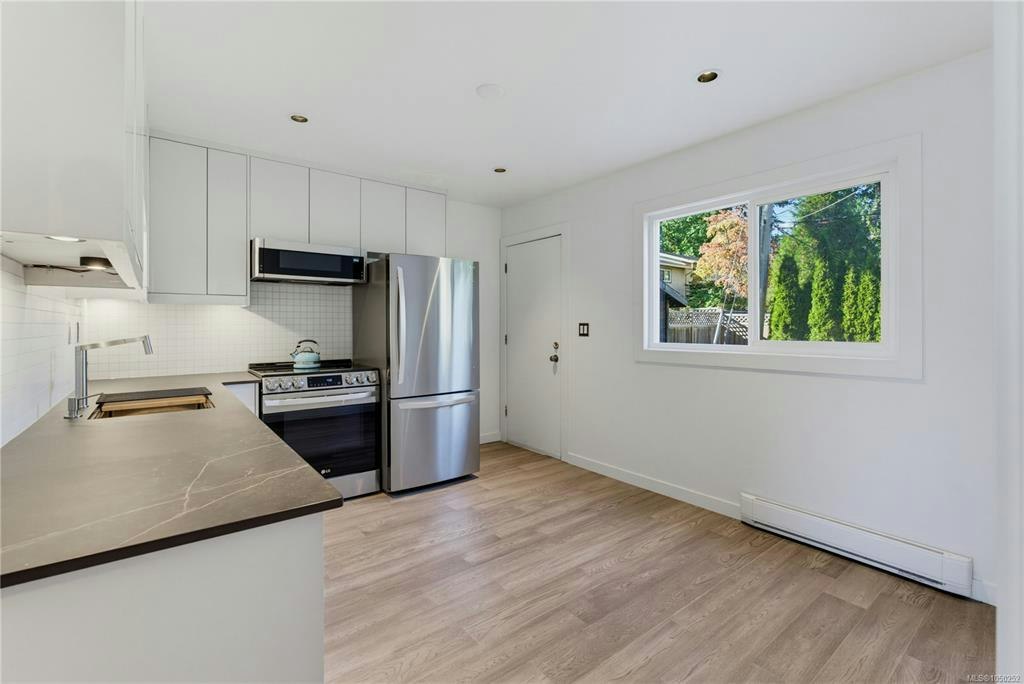 1714 Ashdale Place, Saanich, BC, V8N 1N9 - 6