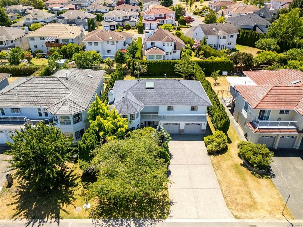 1847 El Sereno Drive, Saanich, BC, V8N 6K4