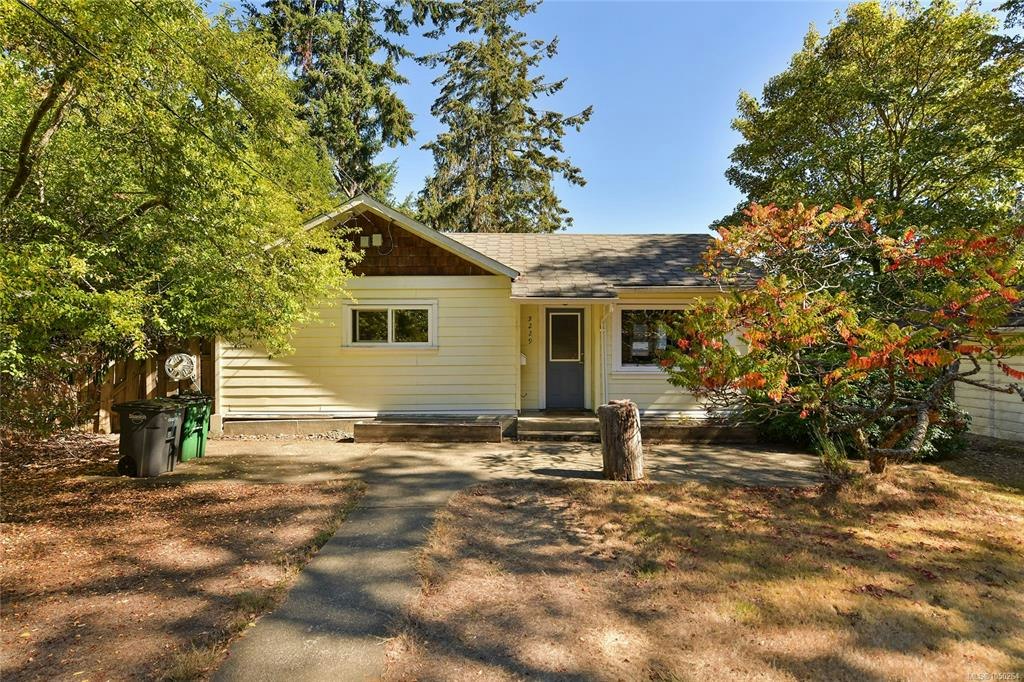 5229 Jersey Road, Saanich, BC, V8Y 2H2