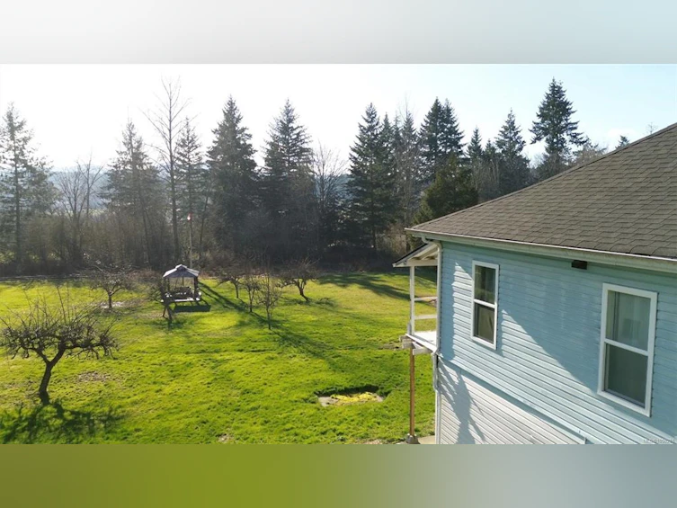 2131 Minto Avenue, Nanaimo, BC, V9X 1R7 - 2