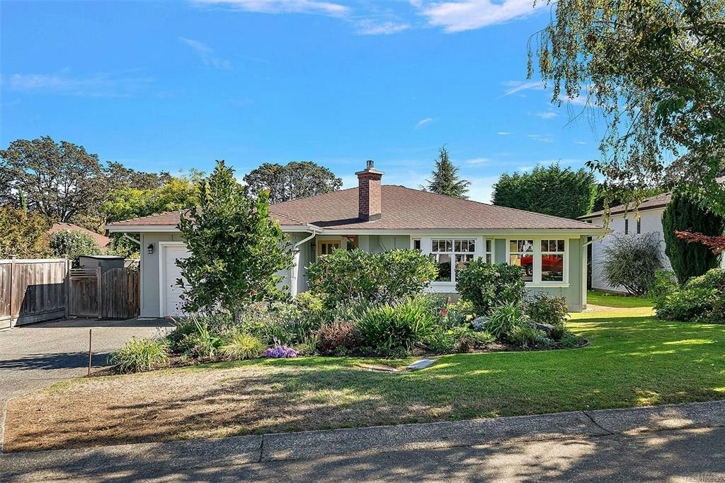 3995 Bel Nor Place, Saanich, BC, V8N 6B6