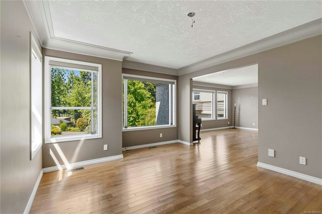 4343 Emily Carr Drive, Saanich, BC, V8X 5E4 - 6
