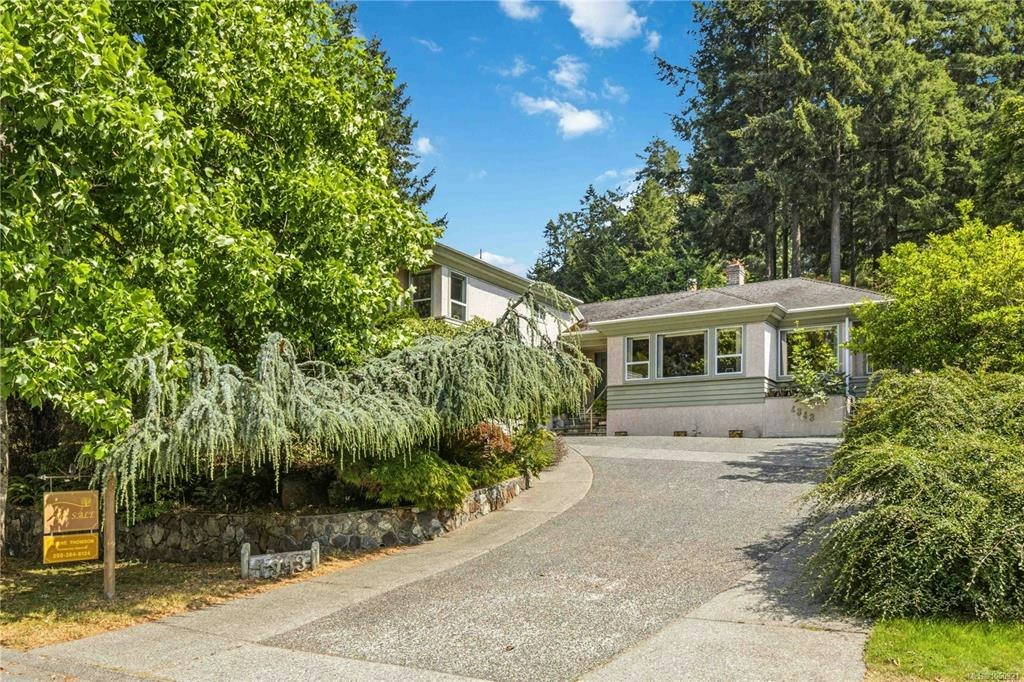 4343 Emily Carr Drive, Saanich, BC, V8X 5E4 - 43