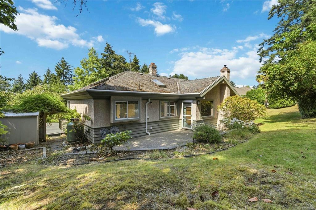 4343 Emily Carr Drive, Saanich, BC, V8X 5E4