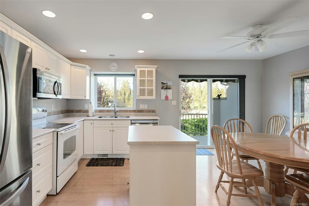 16-920 Brulette Place, Mill Bay, BC, V8H 1J1