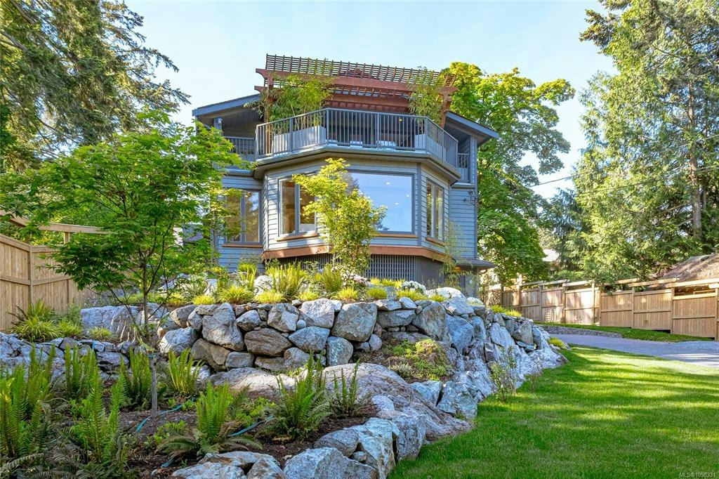 4906 Cordova Bay Road, Saanich, BC, V8Y 2J5
