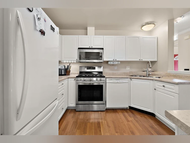 106-1110 Willow Street, Saanich, BC, V8X 3K2 - 5